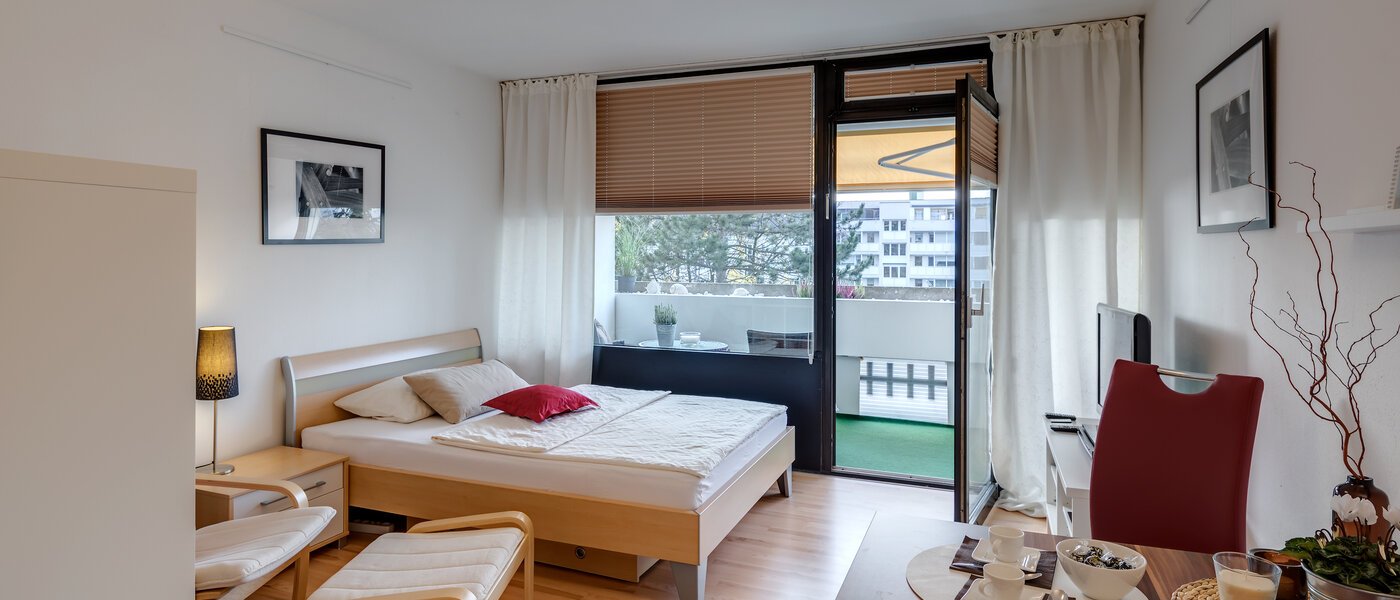 apartment München Schwabing 01 living room 7050