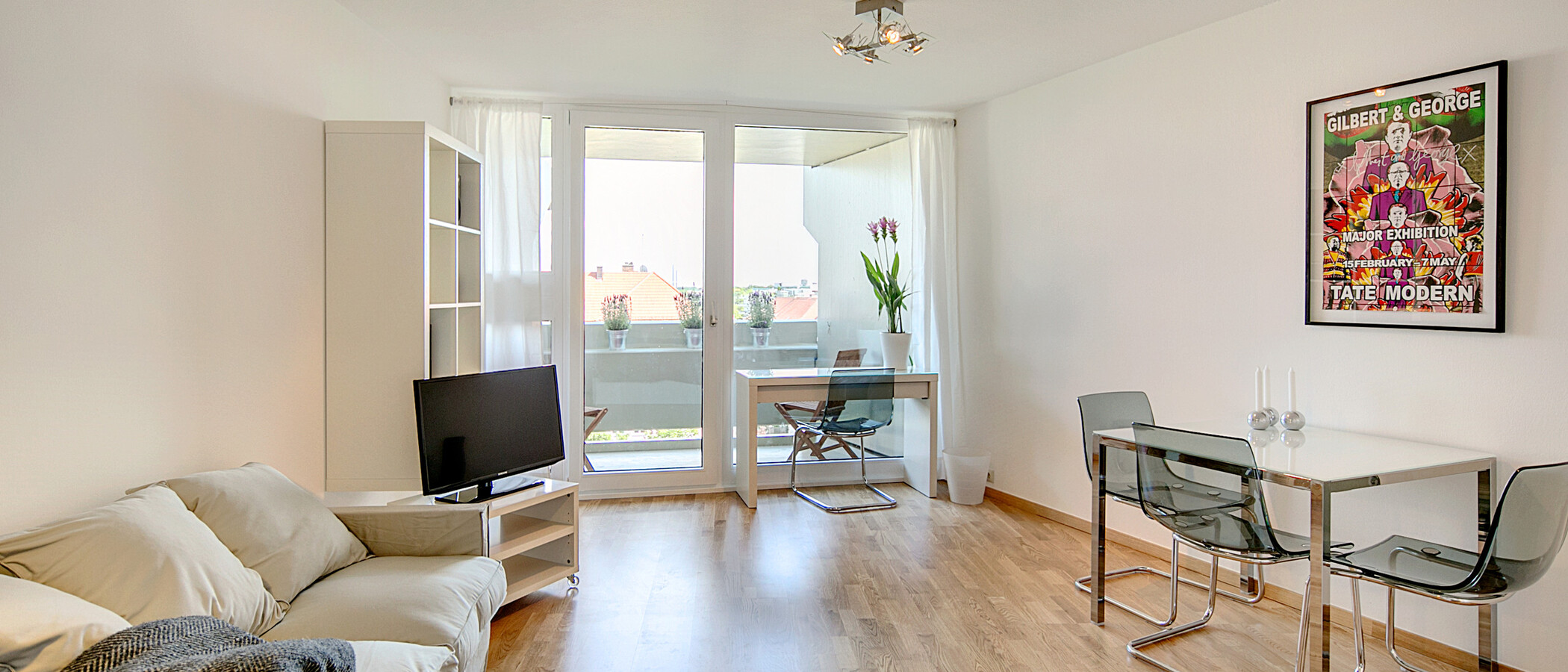 apartment München Schwabing 01 living room 7069