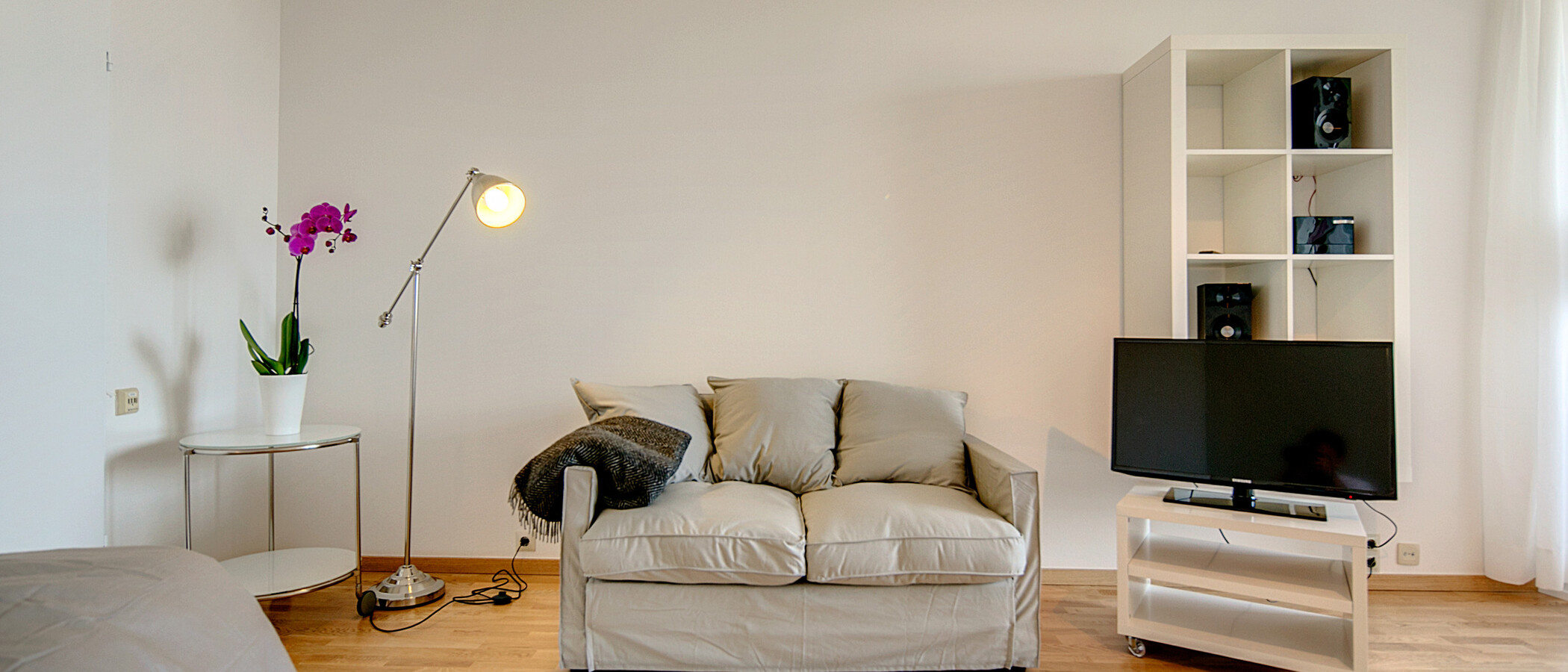 apartment München Schwabing 02 living room 7069