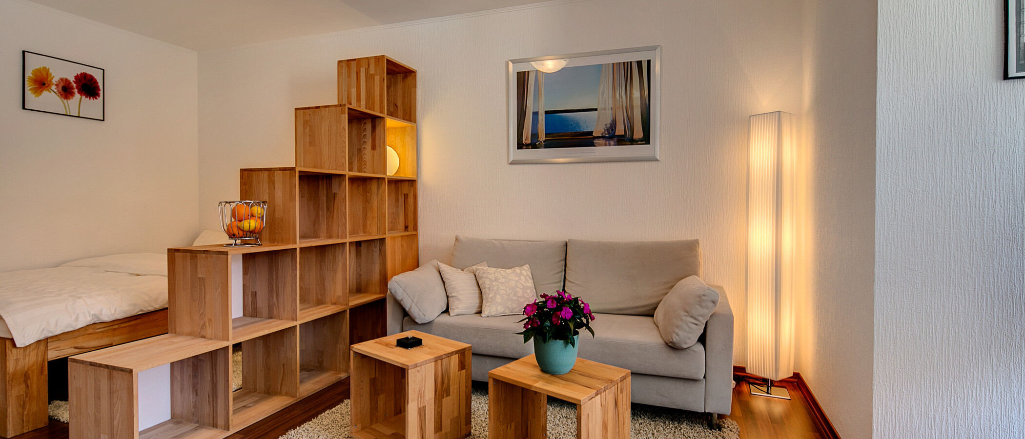 studio München Ludwigsvorstadt 01 living room 7070