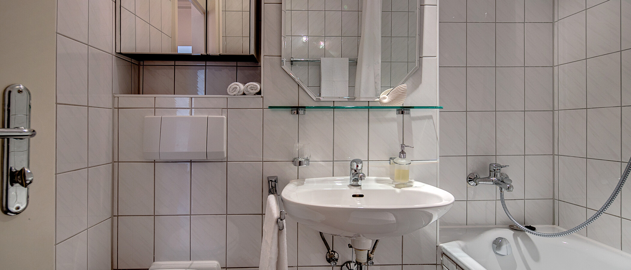 studio München Ludwigsvorstadt 01 bathroom 7070
