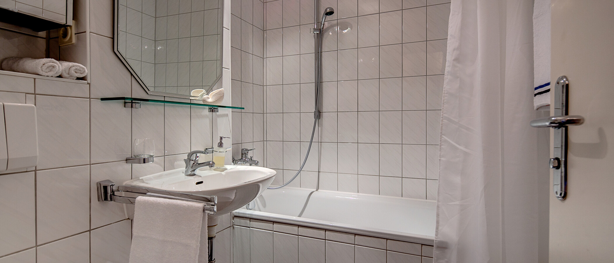 studio München Ludwigsvorstadt 02 bathroom 7070