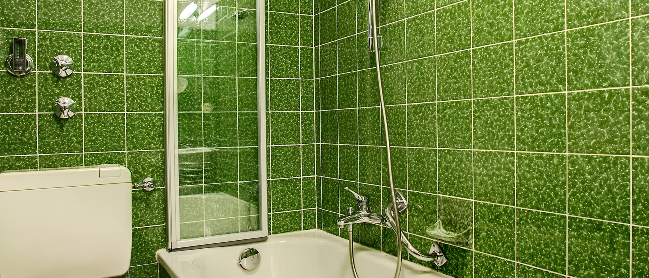 apartment München Arabellapark 03 bathroom 7076