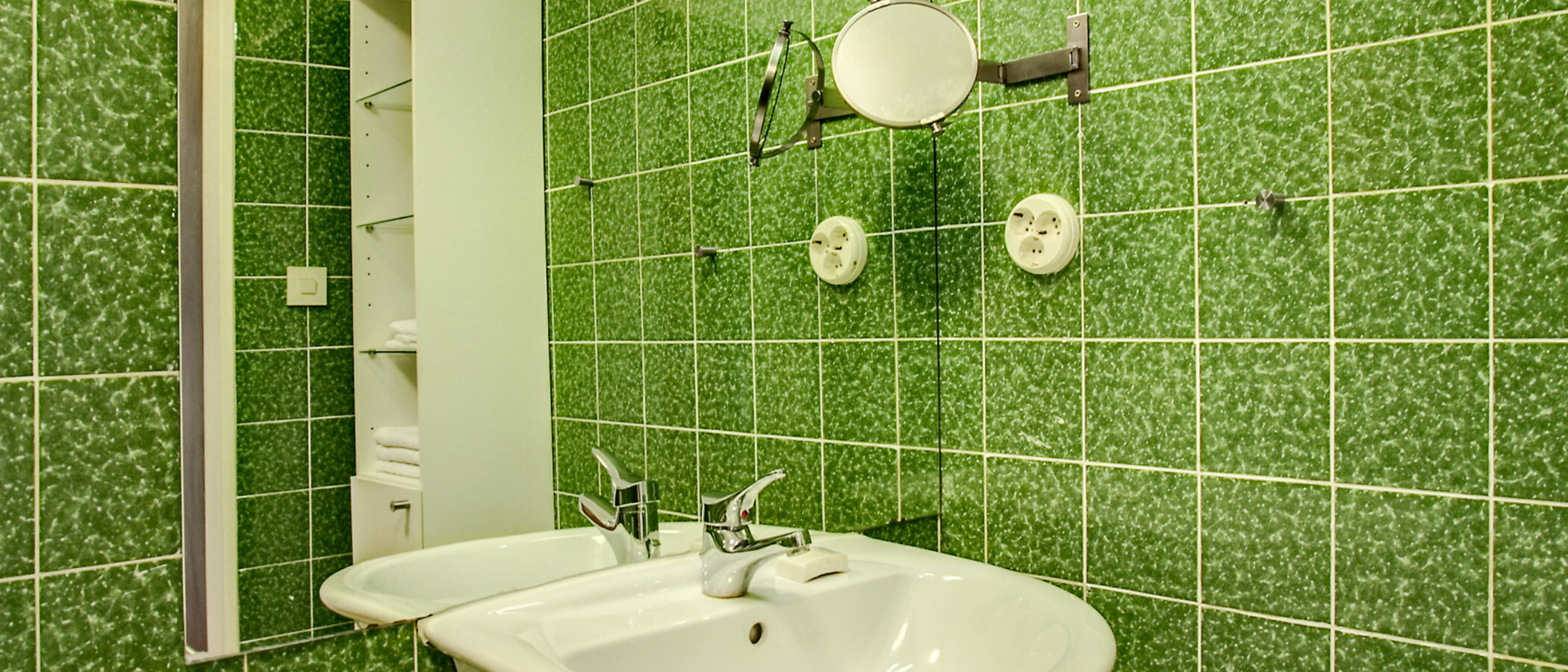 apartment München Arabellapark 04 bathroom 7076