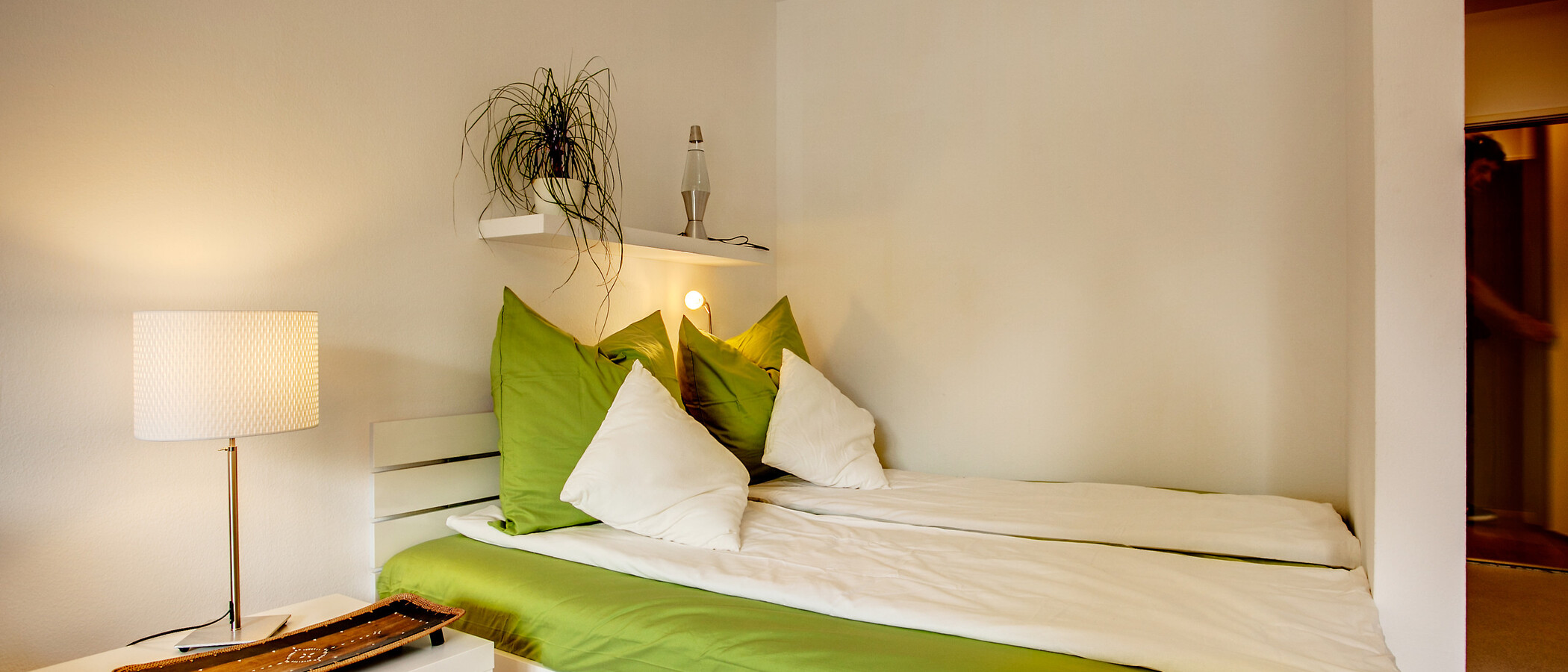 apartment München Arabellapark 01 sleeping area 7076