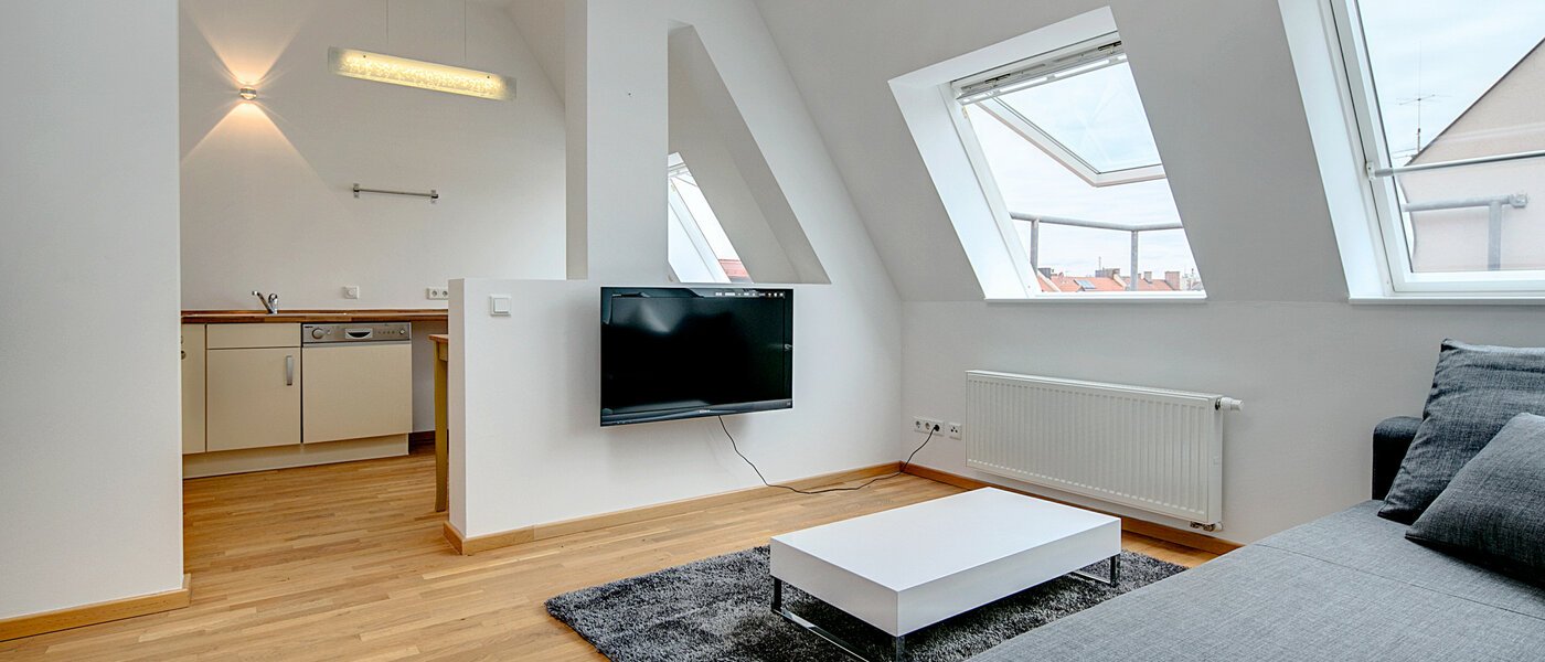 attic apartment München Neuhausen 02 living room 7084