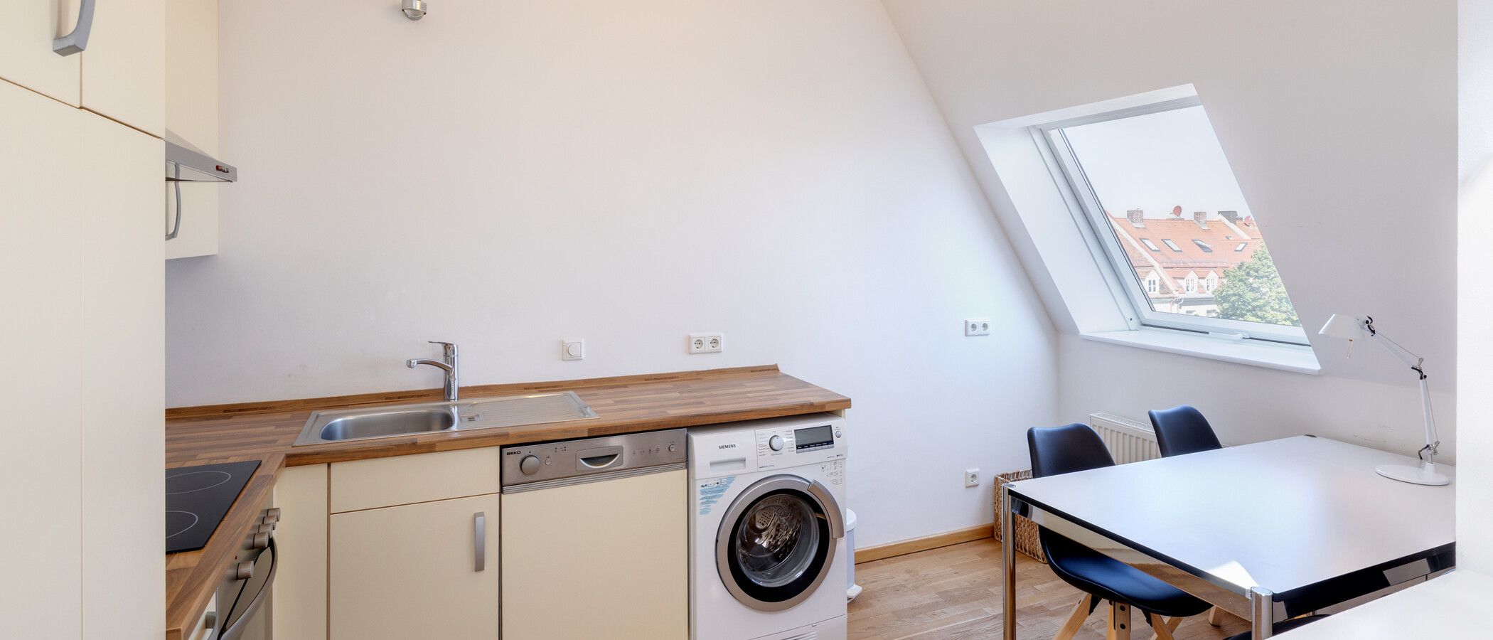 attic apartment München Neuhausen 02 kitchen 7084