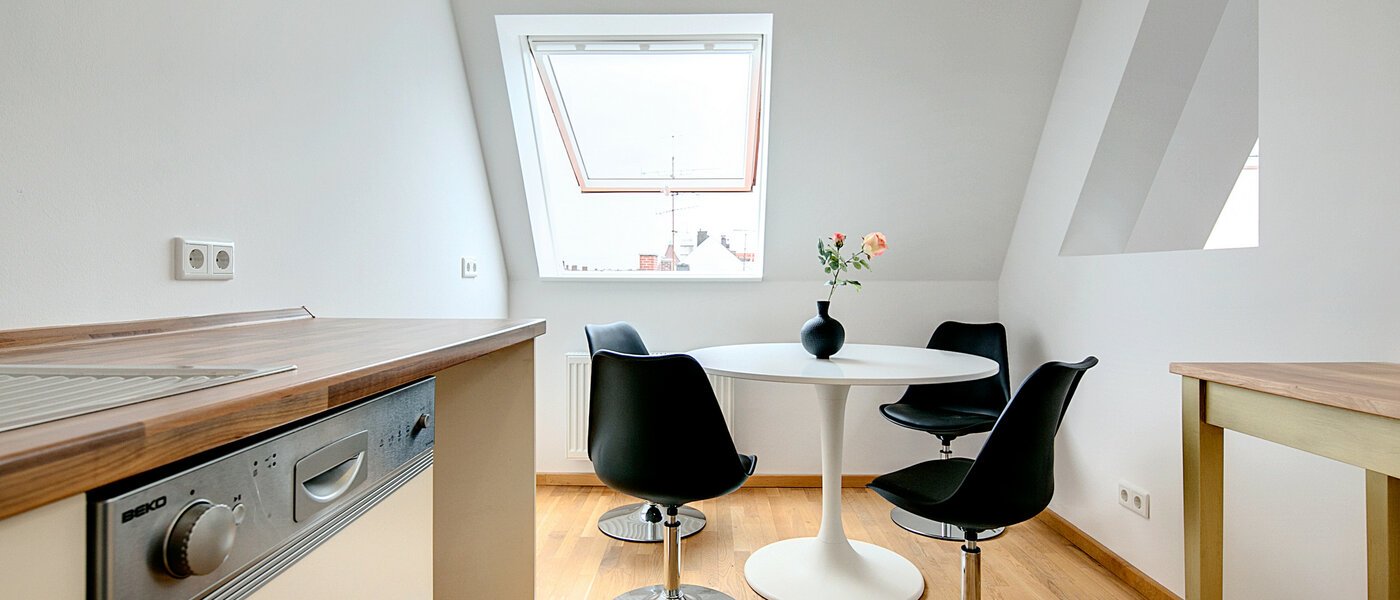 attic apartment München Neuhausen 03 kitchen 7084