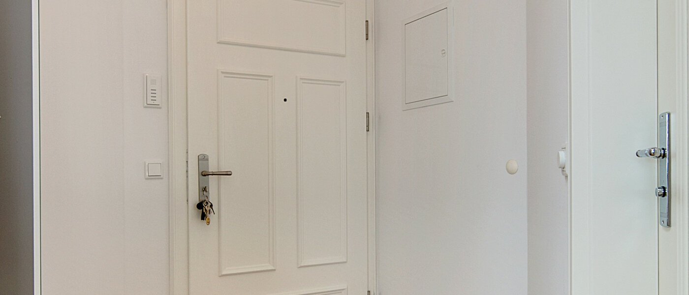 attic apartment München Neuhausen 01 hall 7084