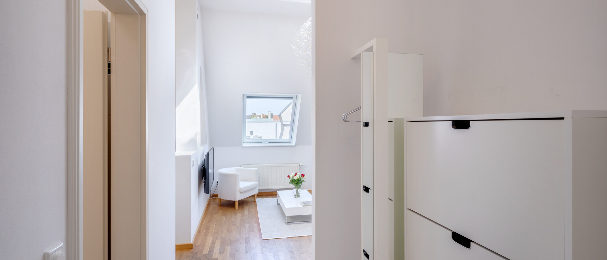 attic apartment München Neuhausen 02 hall 7084