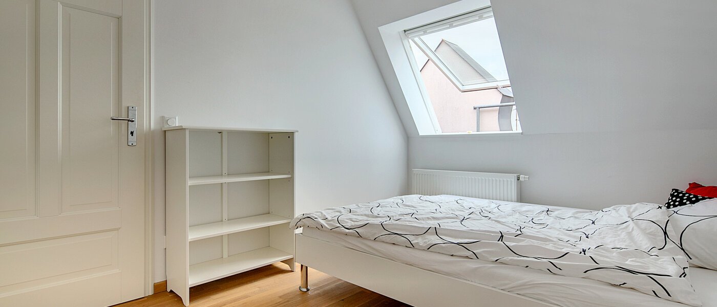 attic apartment München Neuhausen 02 sleeping area 7084
