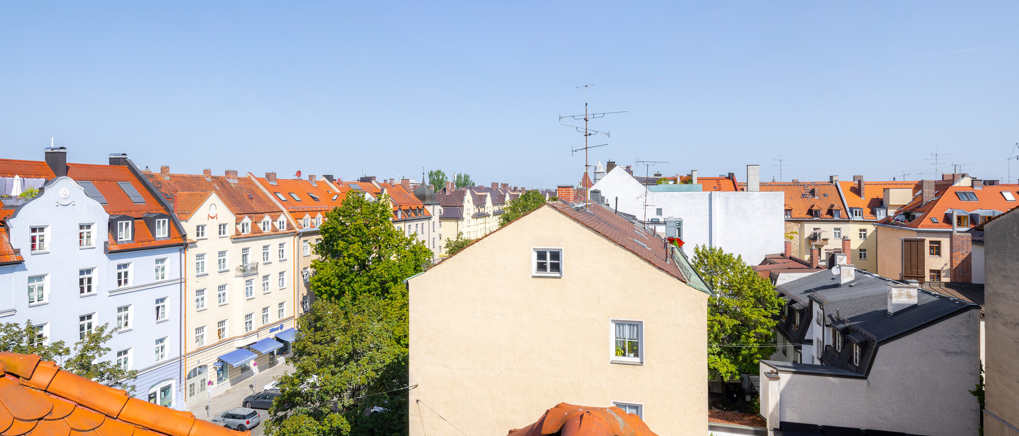 attic apartment München Neuhausen 01 view 7084