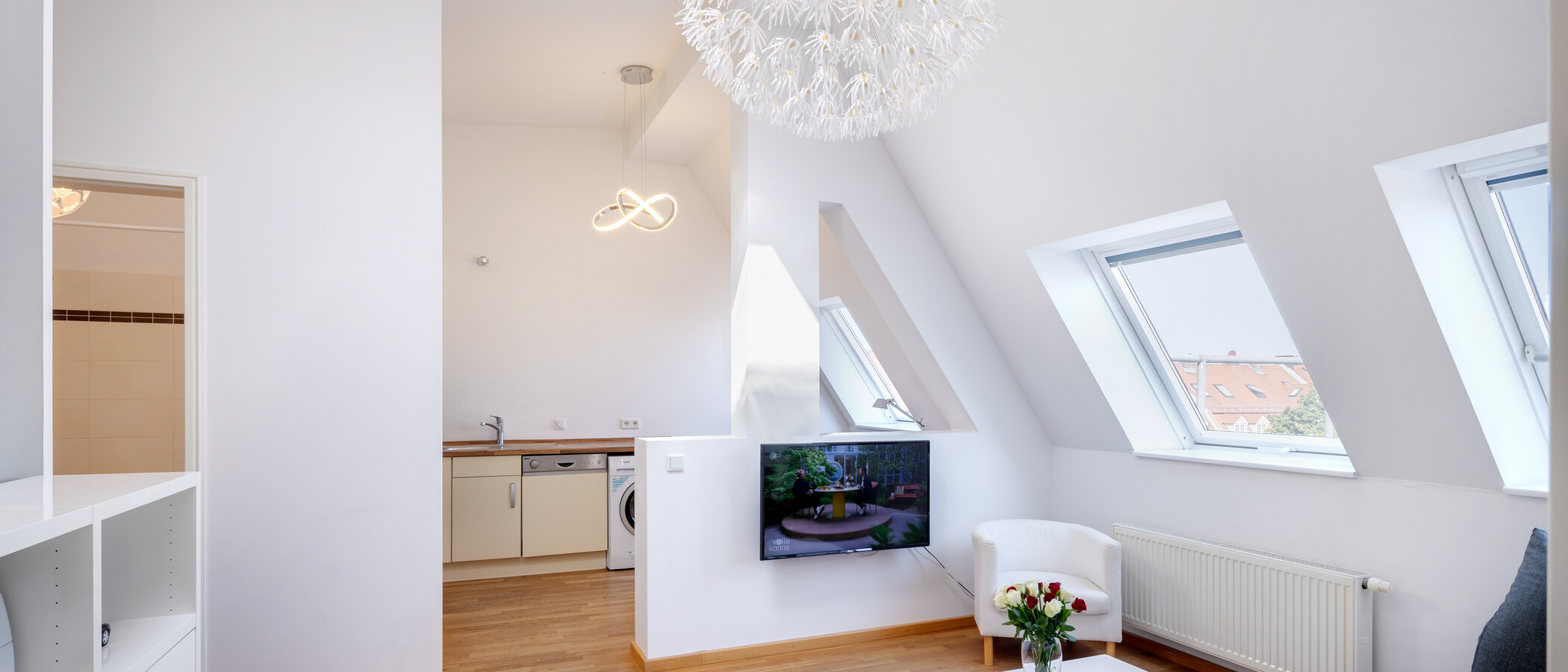 attic apartment München Neuhausen 04 living area 7084