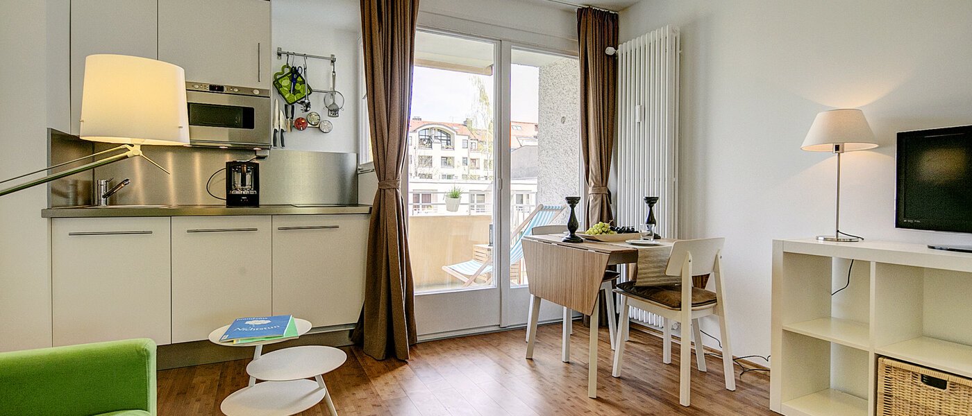 apartment München Schwabing-West (rund um den Hohenzollernplatz) 02 living room 711