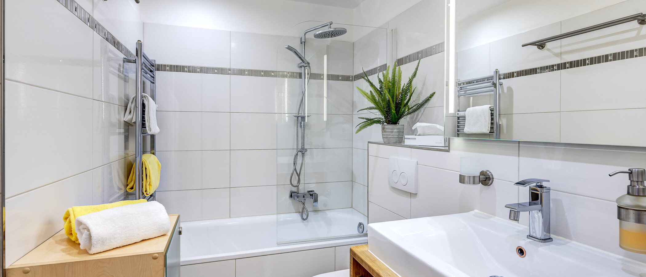 apartment München Neuhausen 01 bathroom 7116