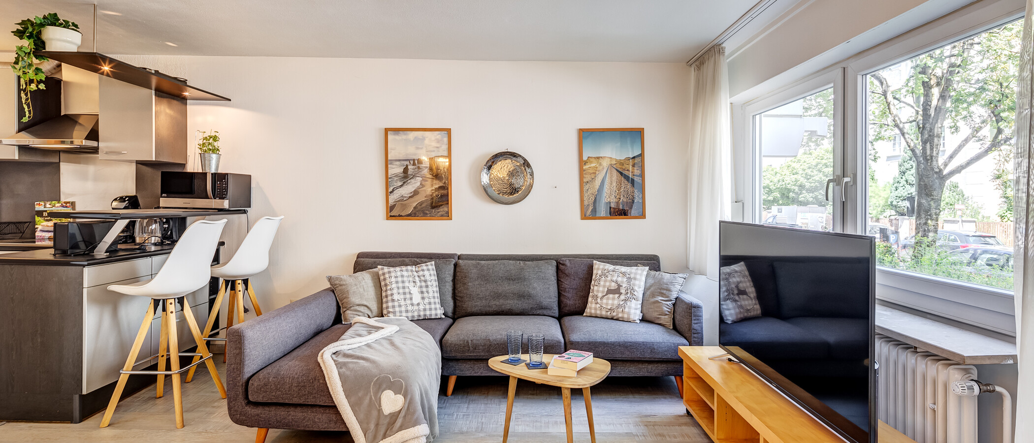 apartment München Neuhausen 01 living area 7116