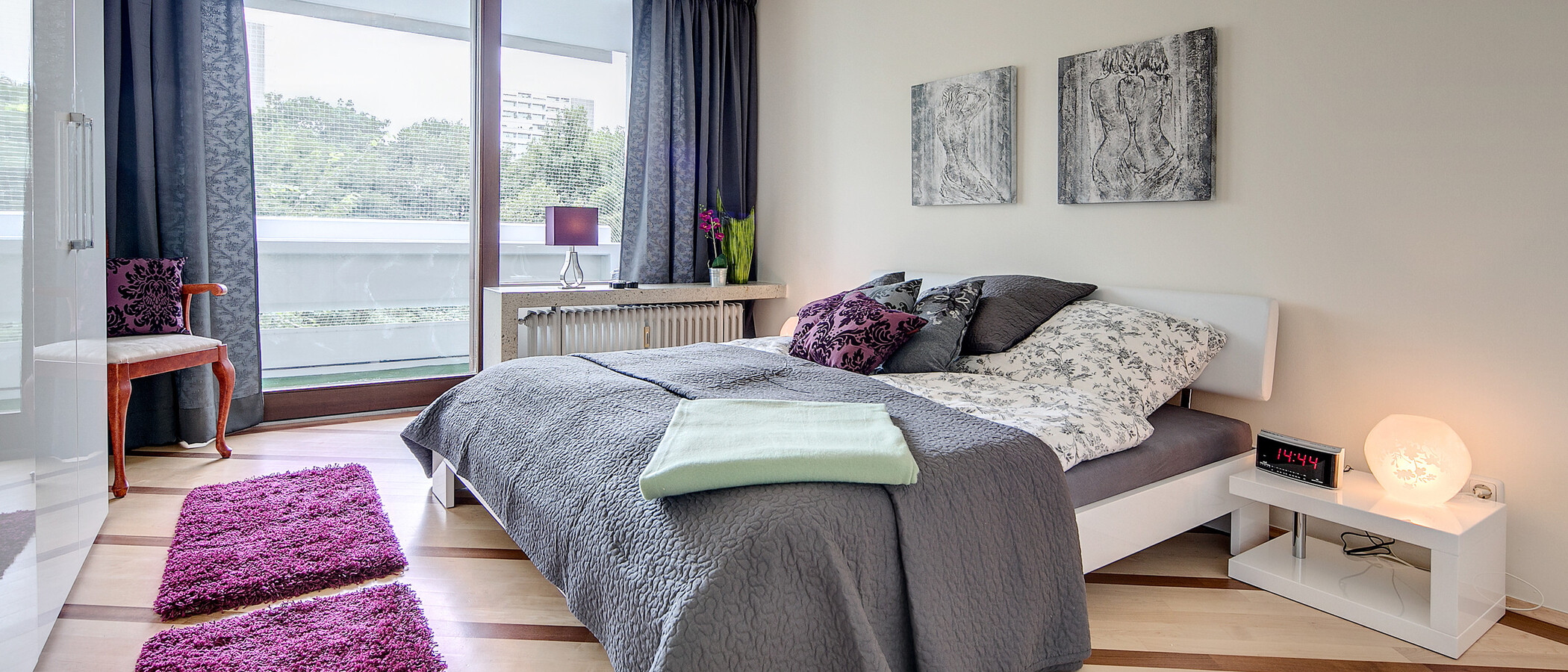 apartment München Arabellapark 01 sleeping area 7141