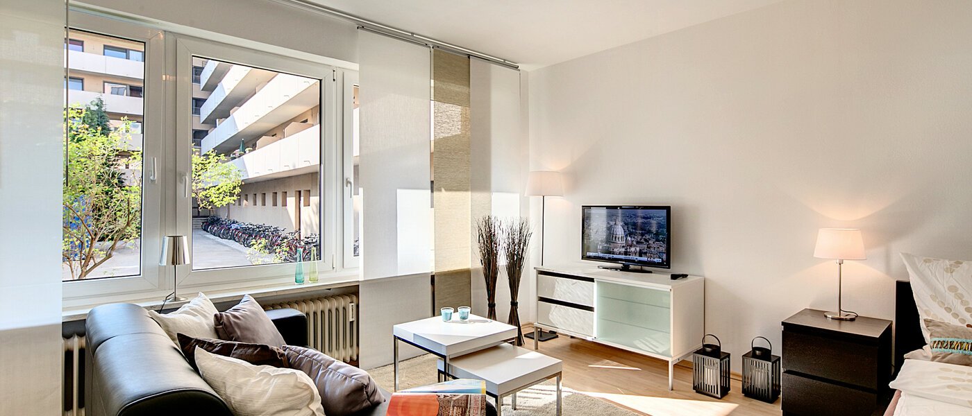 apartment München Neuhausen 01 living room 7179