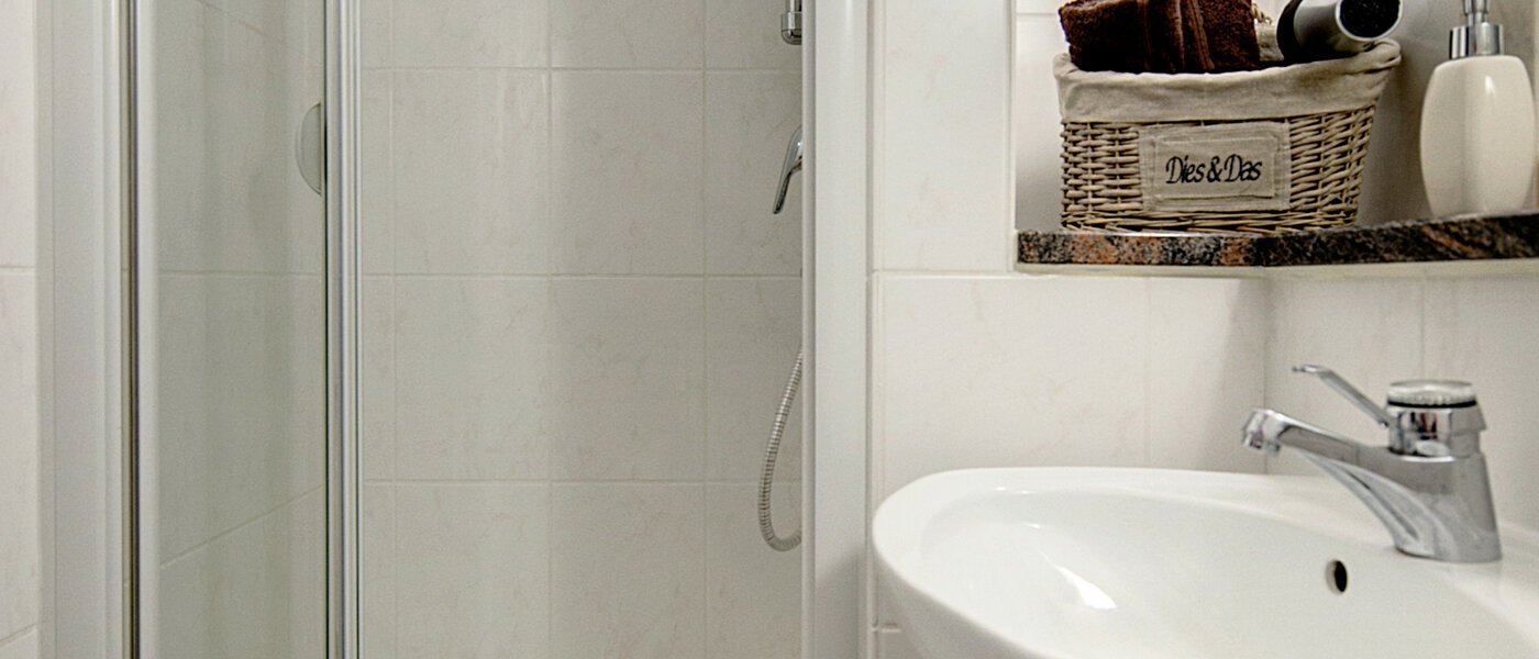 apartment München Neuhausen 01 bathroom 7179