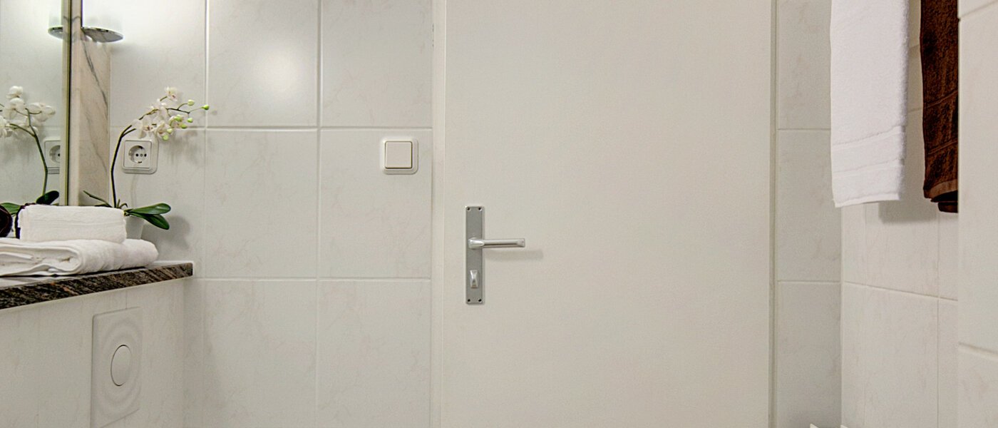 apartment München Neuhausen 03 bathroom 7179