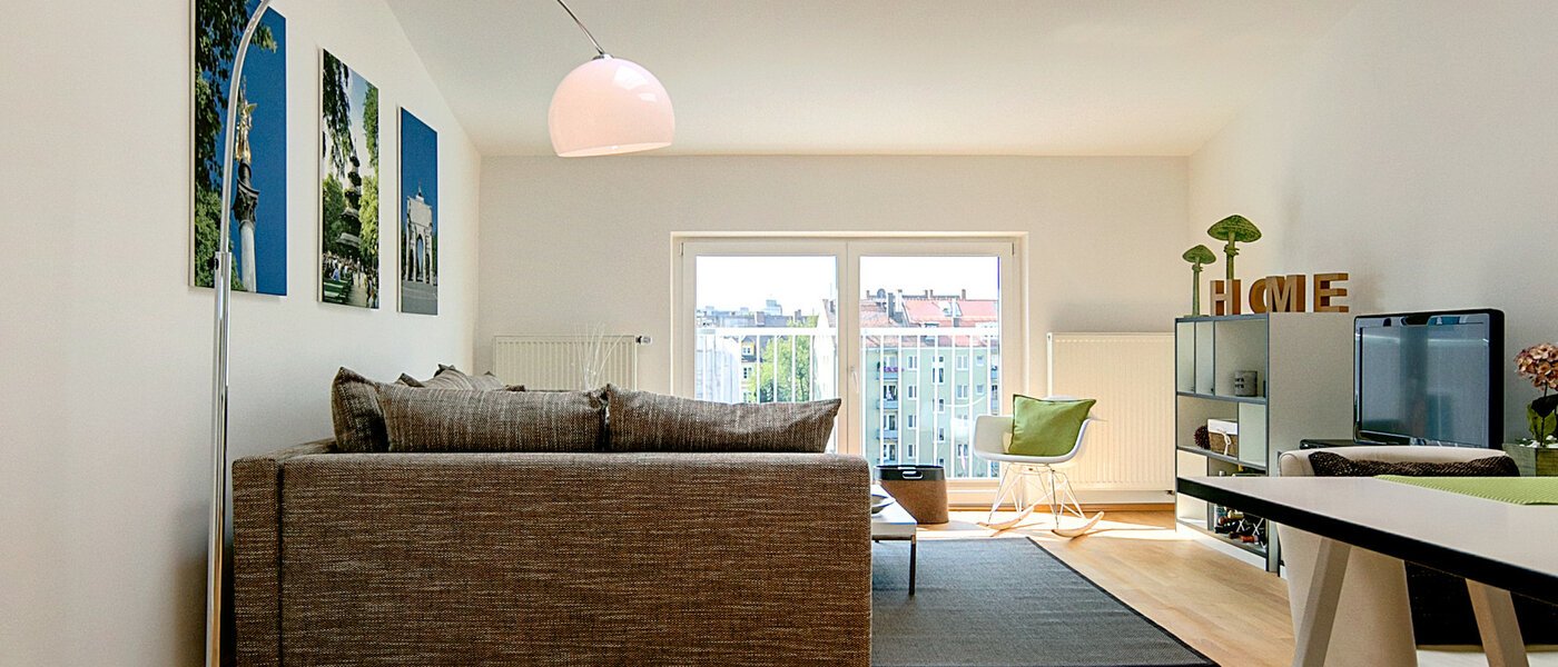 attic apartment München Bogenhausen 05 living room 7185