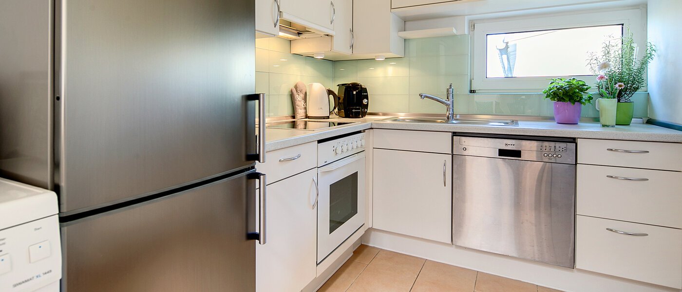 attic apartment München Bogenhausen 01 kitchen 7185