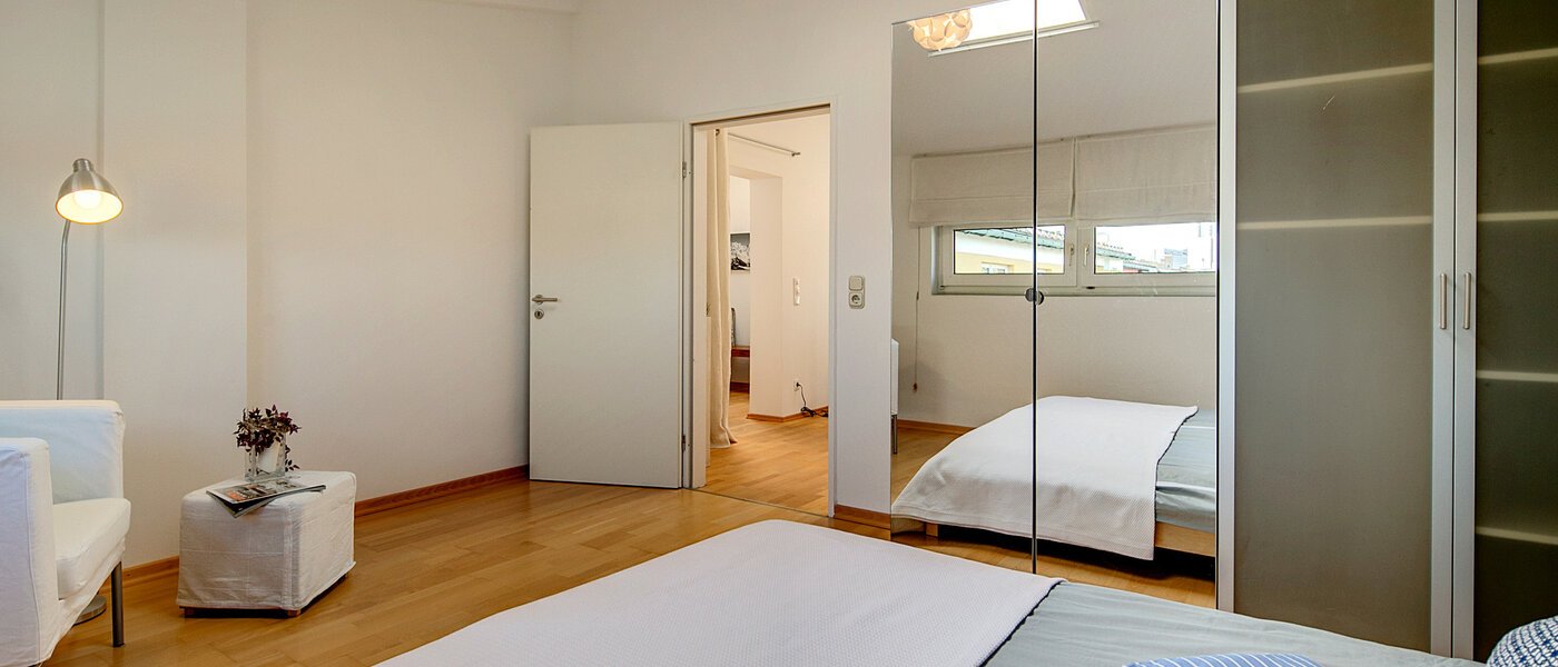 attic apartment München Bogenhausen 03 sleeping area 7185