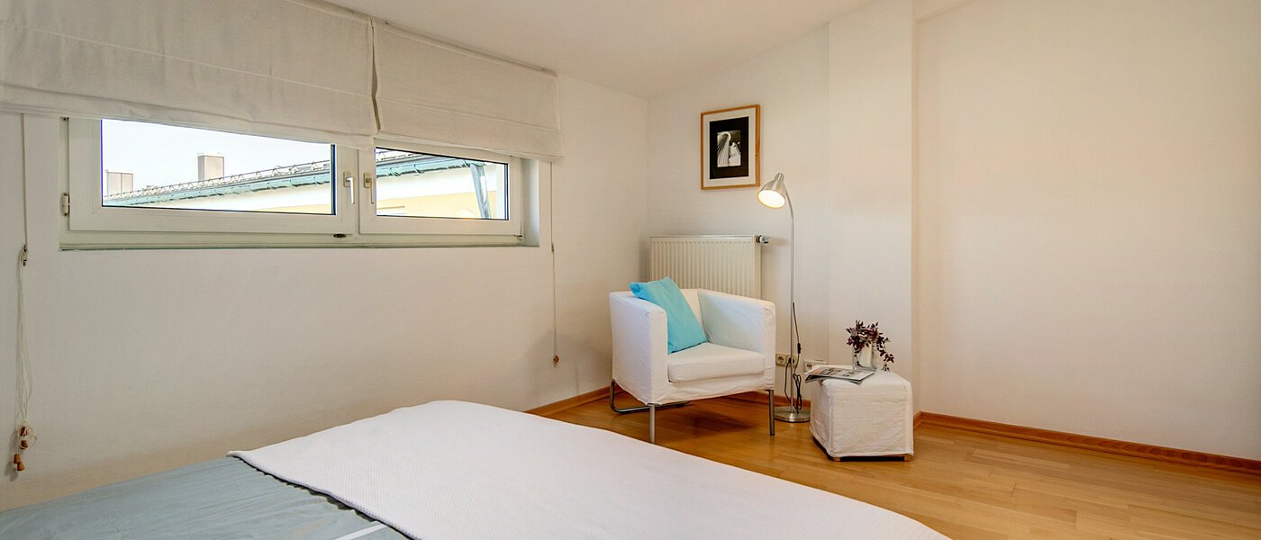 attic apartment München Bogenhausen 04 sleeping area 7185