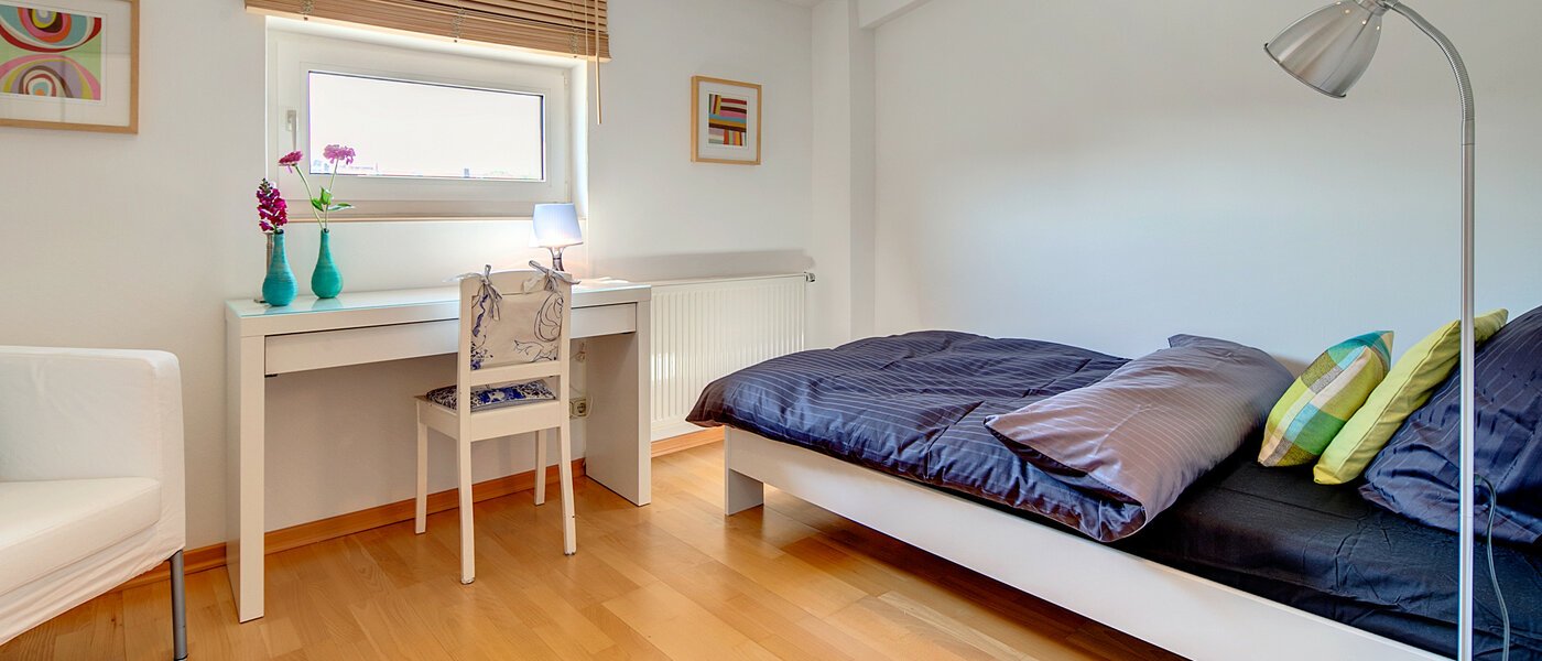 attic apartment München Bogenhausen 02 2. sleeping area 7185