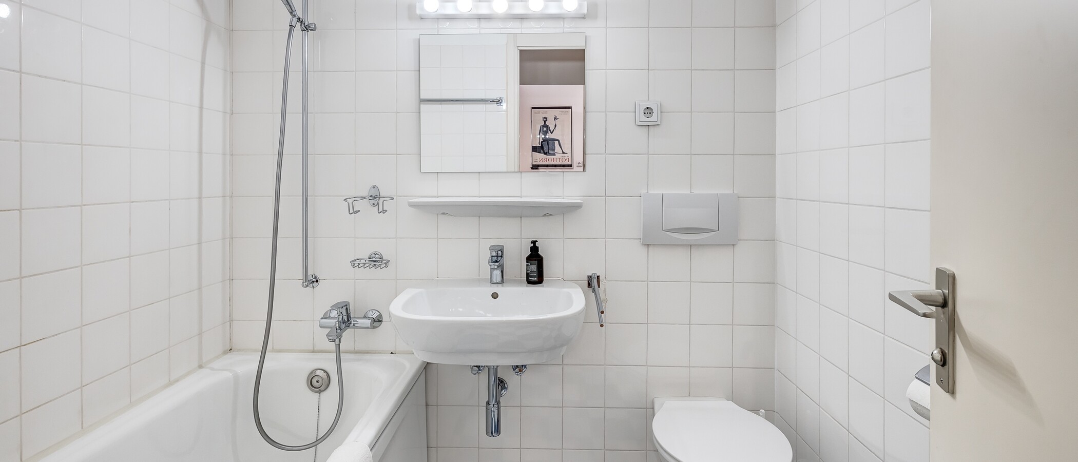 apartment München Schwabing-West 01 bathroom 7194