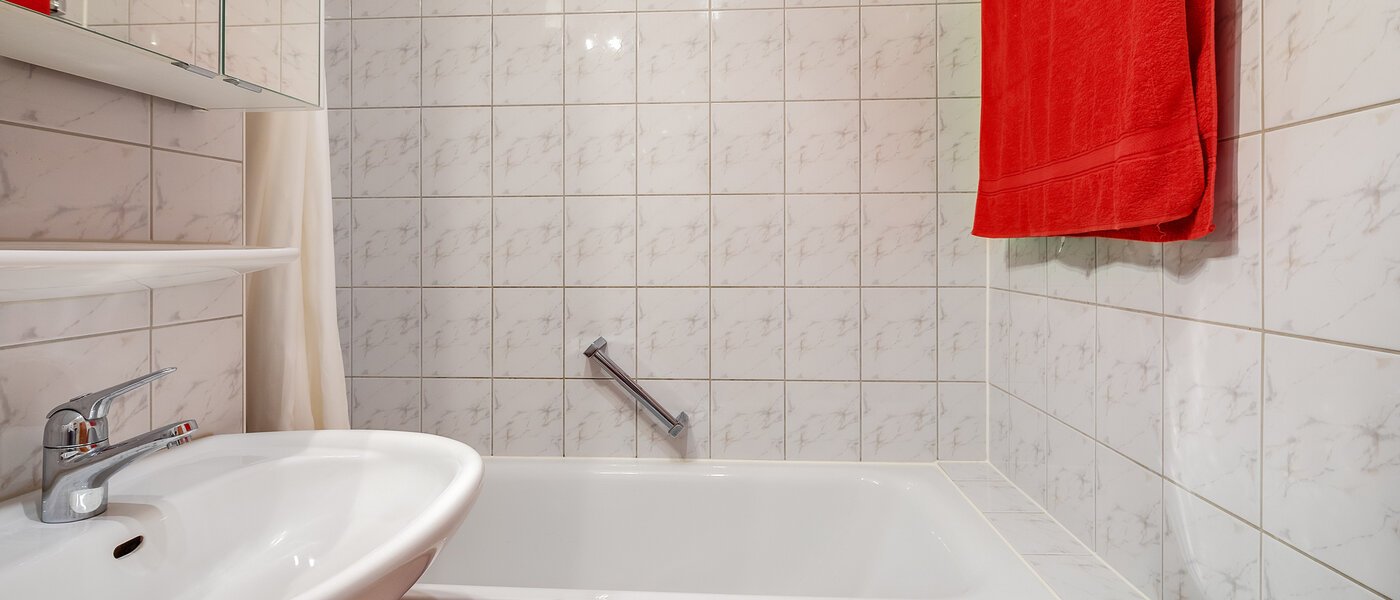 apartment München Unterhaching 02 bathroom 7217