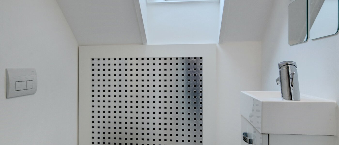 attic apartment München Maxvorstadt - Rund um den Josephplatz 01 separate toilet 7242