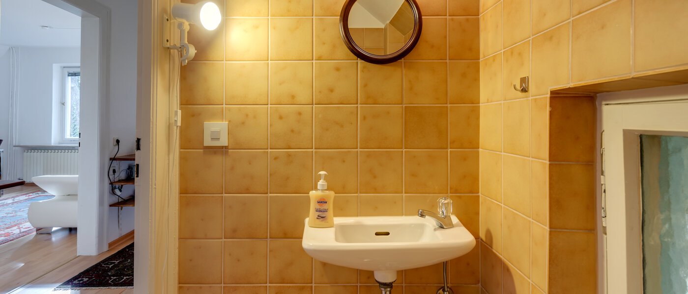 apartment München Pasing 02 separate toilet 7263