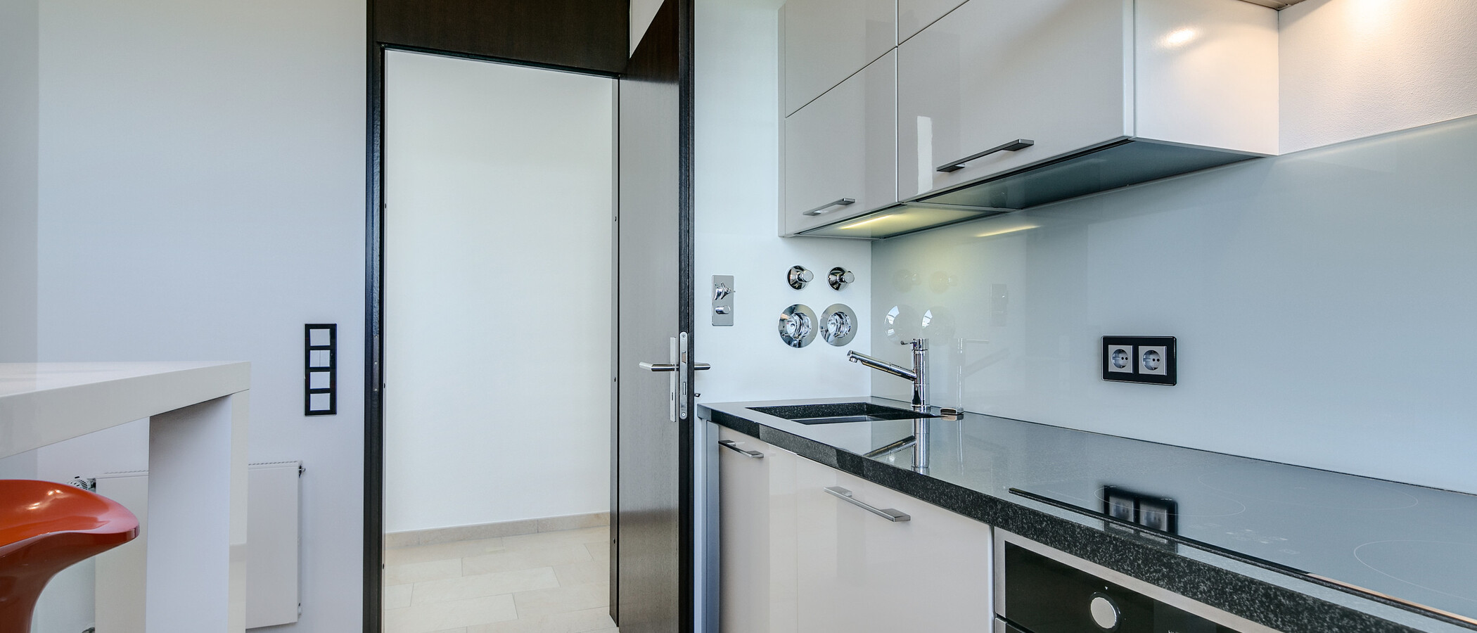 roof terrace apartment München Arabellapark 03 kitchen 7279