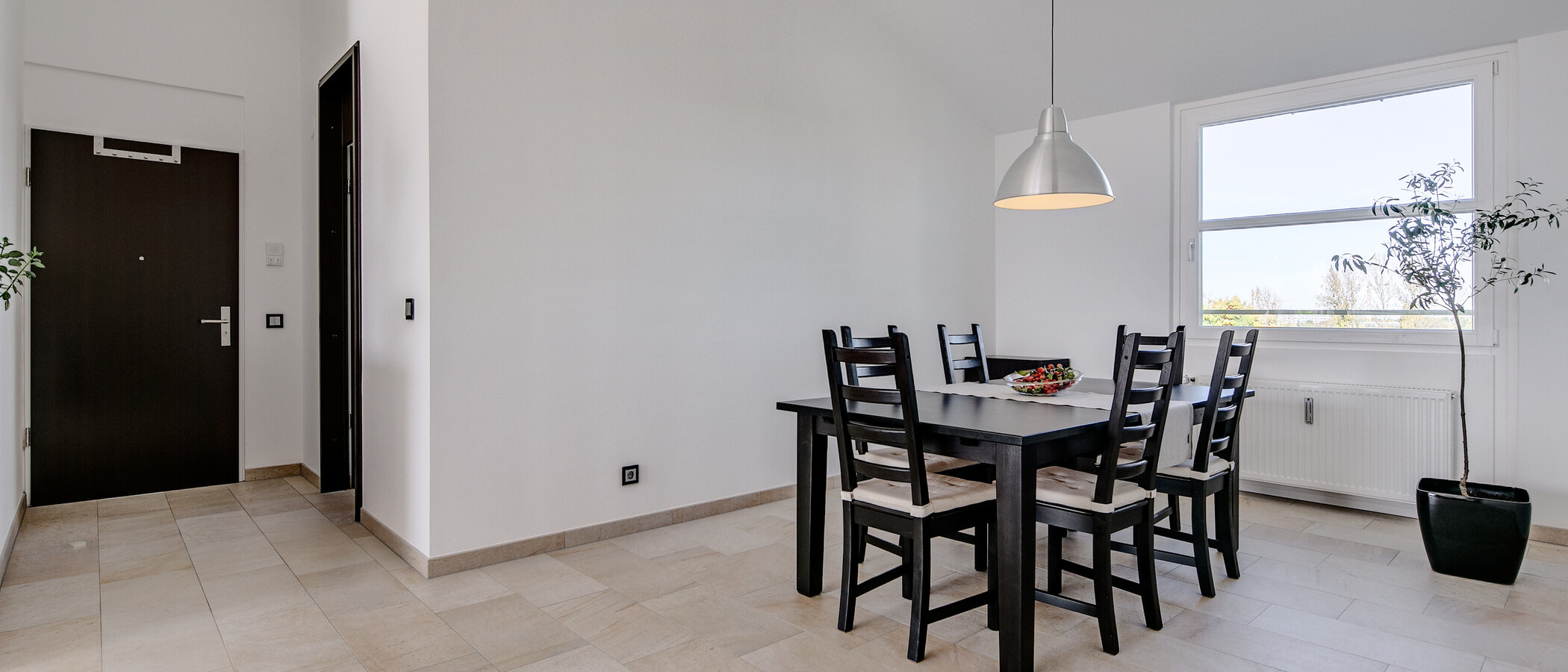 roof terrace apartment München Arabellapark 02 dining 7279