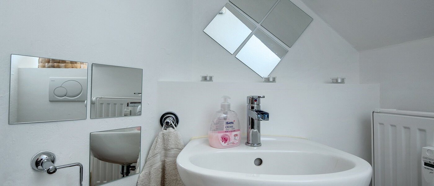 studio Gräfelfing 01 separate toilet 7280