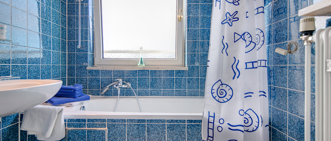 apartment München Neuperlach 01 bathroom 7310