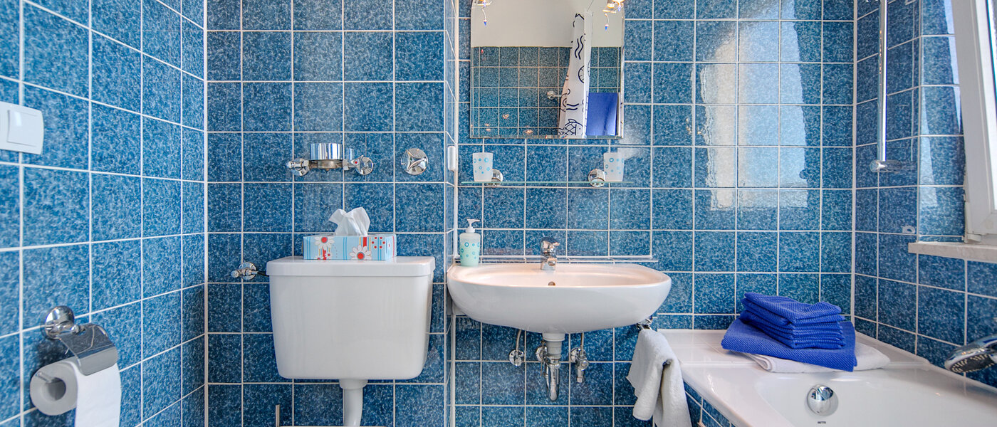 apartment München Neuperlach 02 bathroom 7310