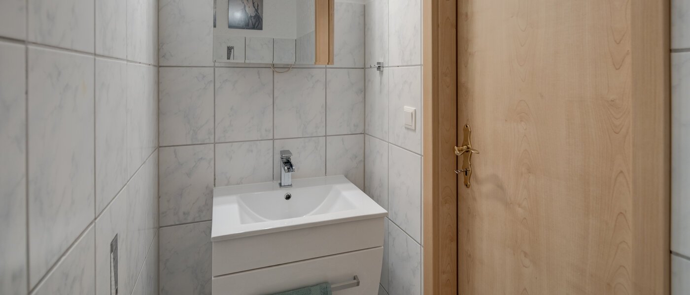 apartment München Laim 01 guest toilet 7348