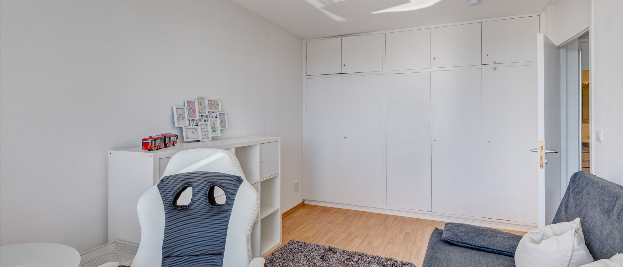 apartment München Schwabing-West 03 Workspace/Guestroom 7349