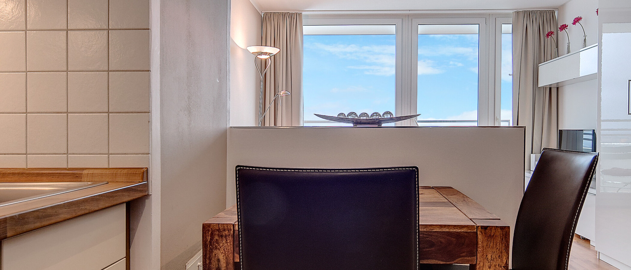 apartment München Johanneskirchen 02 dining 7350