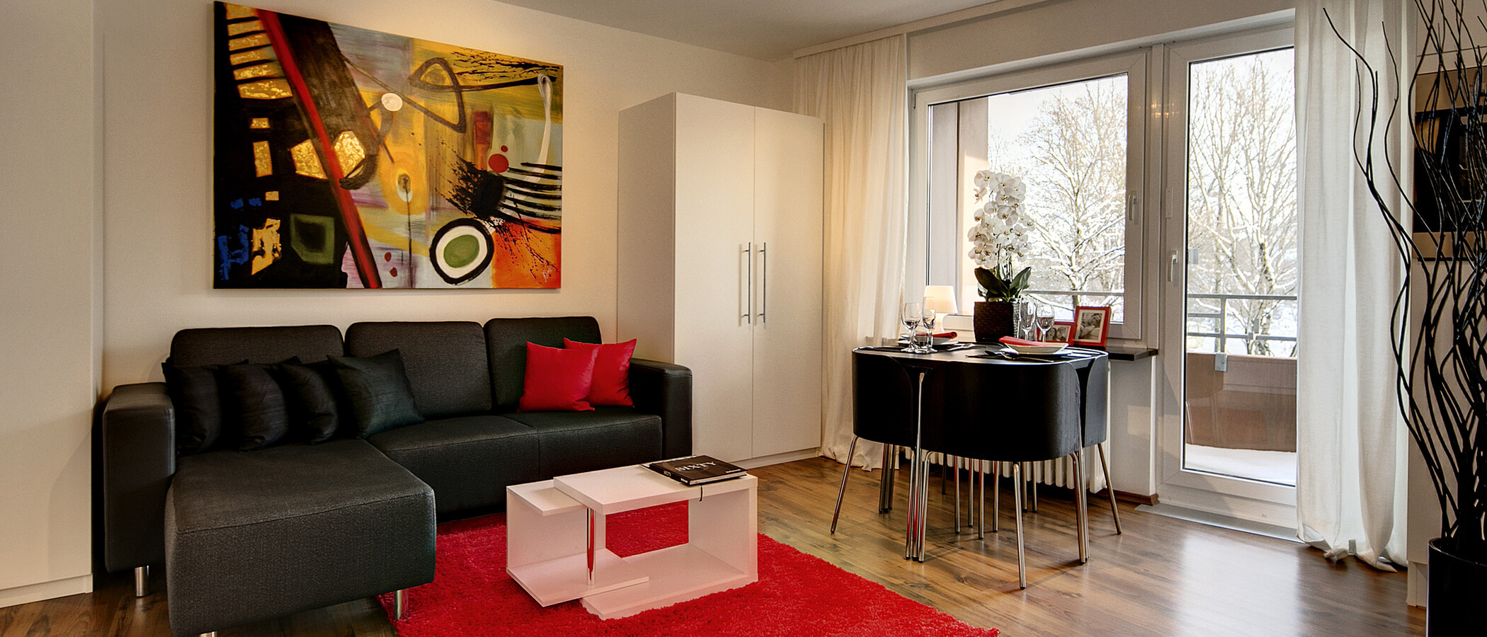 apartment München Neuhausen 01 living room 7421