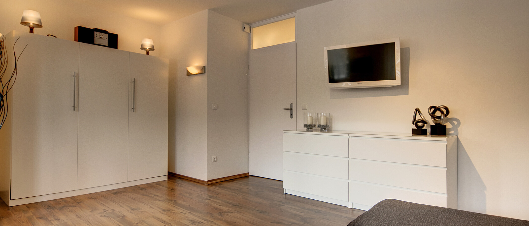 apartment München Neuhausen 04 living room 7421