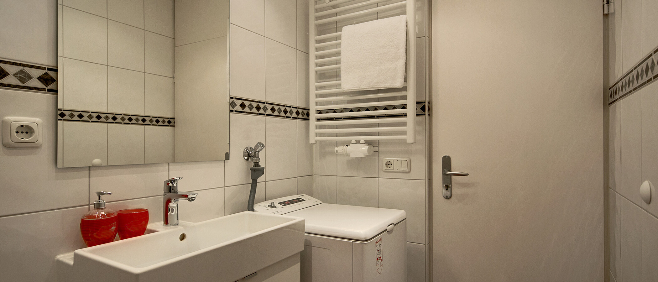 apartment München Neuhausen 02 bathroom 7421