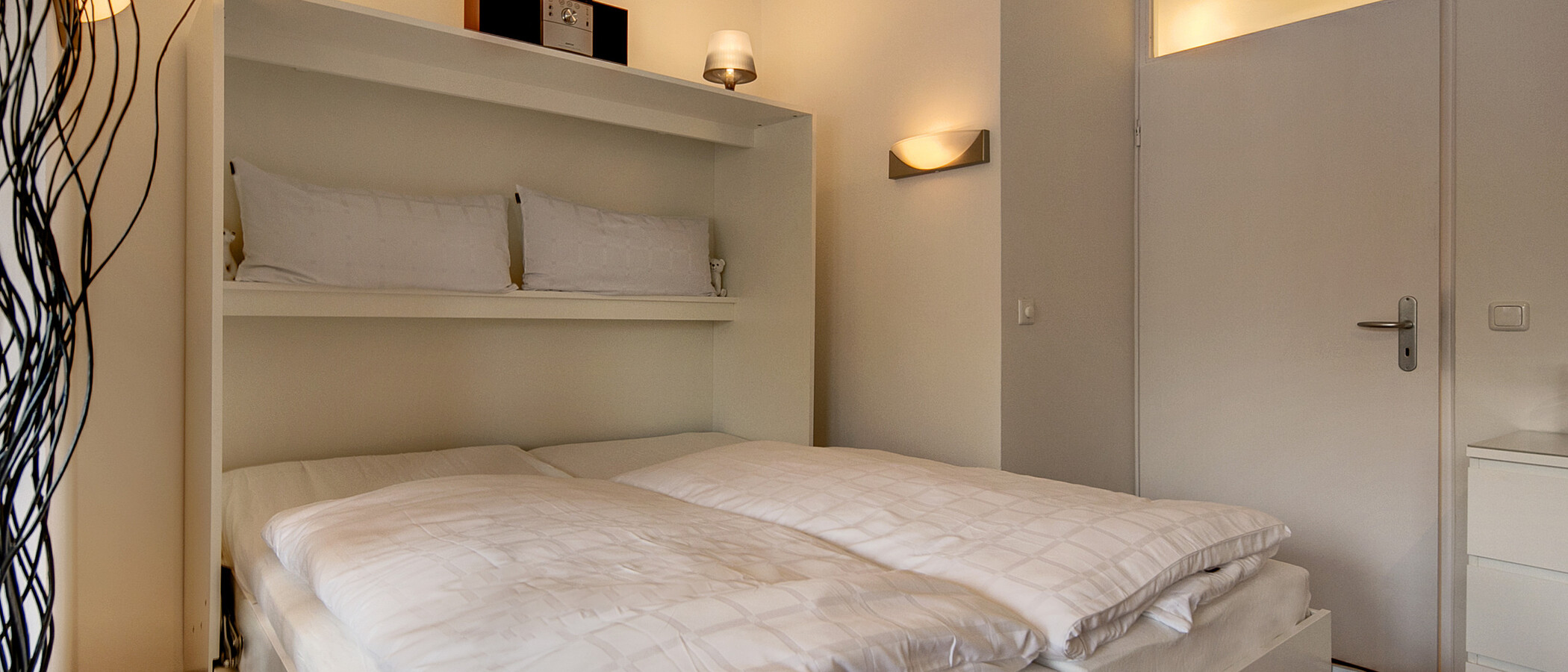 apartment München Neuhausen 03 sleeping area 7421