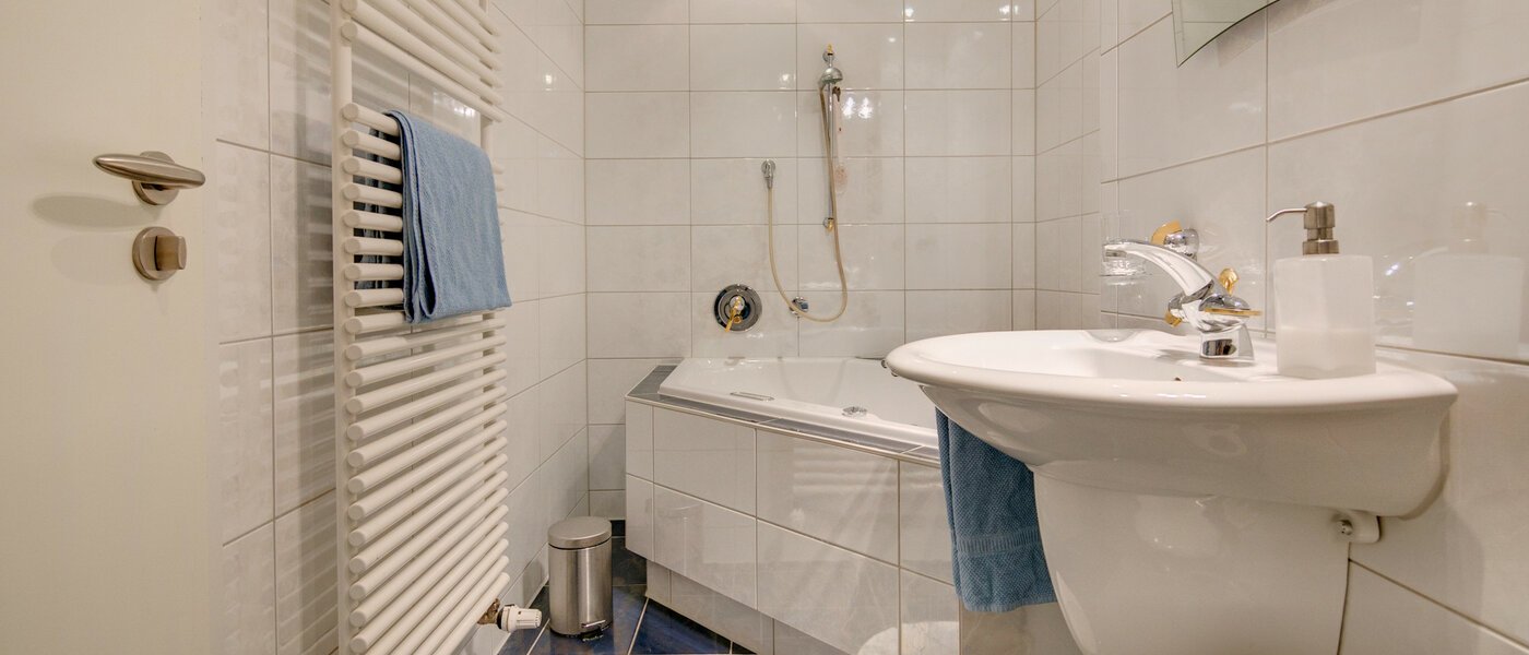 maisonette München Fasanerie 01 bathroom 7475