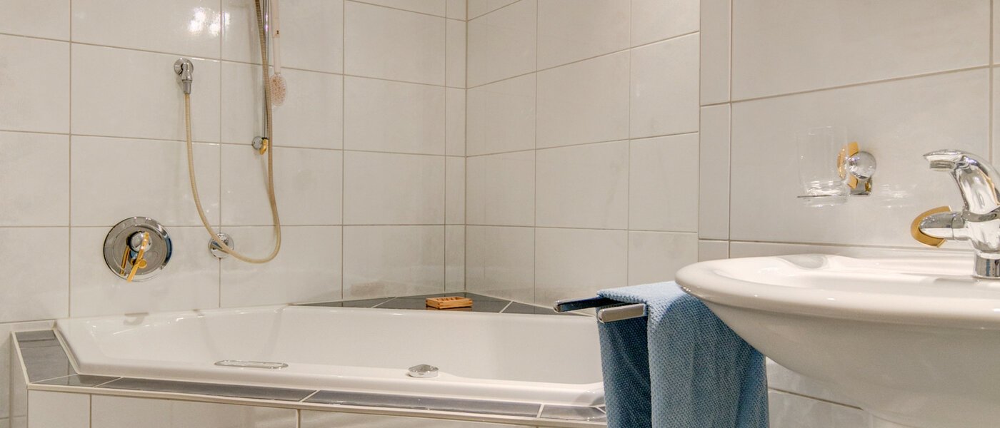 maisonette München Fasanerie 02 bathroom 7475