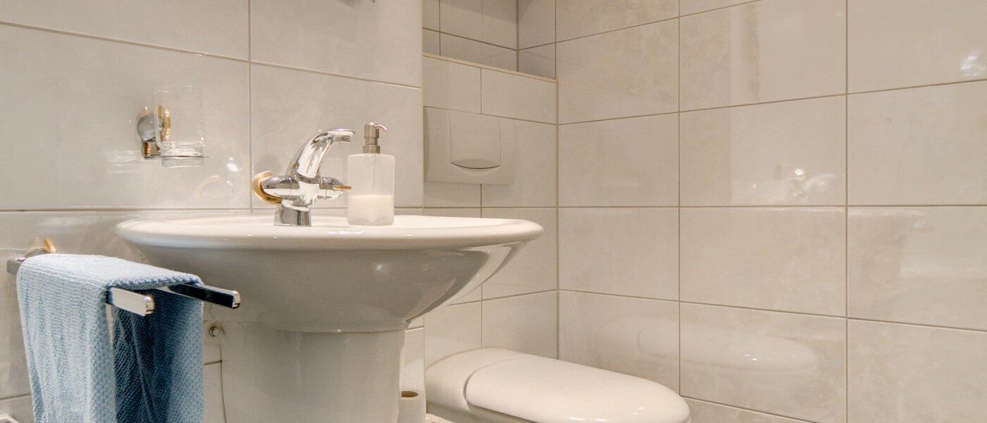 maisonette München Fasanerie 03 bathroom 7475