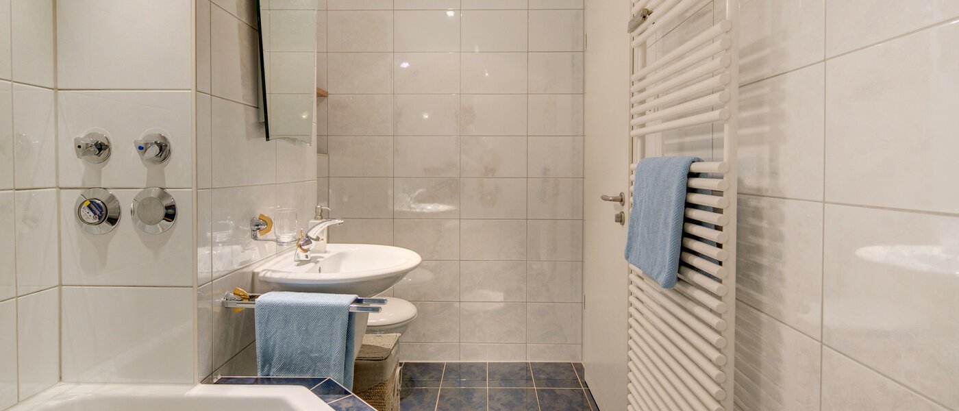 maisonette München Fasanerie 04 bathroom 7475