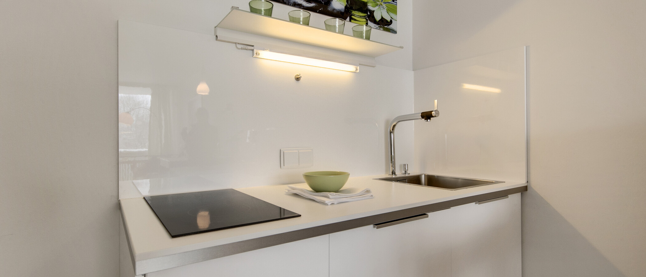 apartment München Arabellapark 01 kitchen 7496
